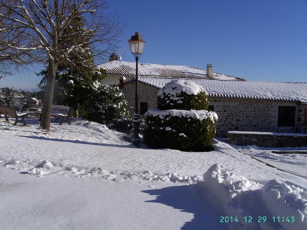 Cellier De La Fontaine Villa Saint-Georges-en-Couzan Cameră foto